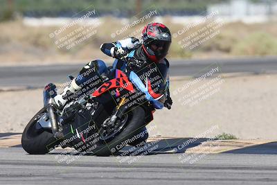 media/Oct-13-2025-Moto Forza (Mon) [[a66d839500]]/3-B Group/Session 3 (Turn 16)/